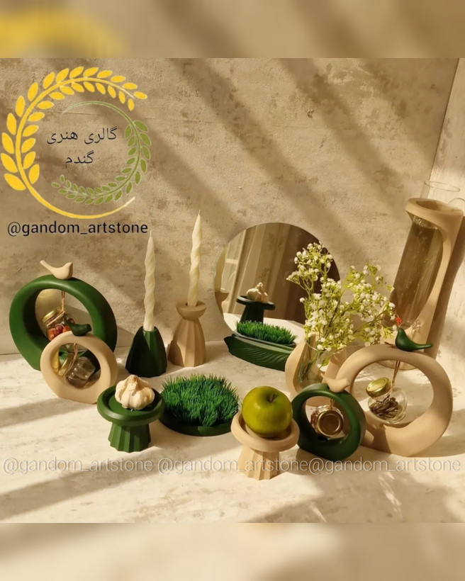 هفت سین دوازده تیکه بتنی بهمراه 4عدد بطری آویز، دو عدد تنگ شیشه ای برای گلدان و تنگ، جفت شمع قلمی( ورق بزنید و رنگ بندی را ببینید )