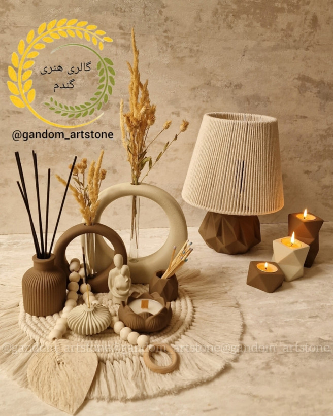 ست کامل دکوری بهمراه شمع و گل خشگ تسبیح دکوراتیو و رانر و آباژور